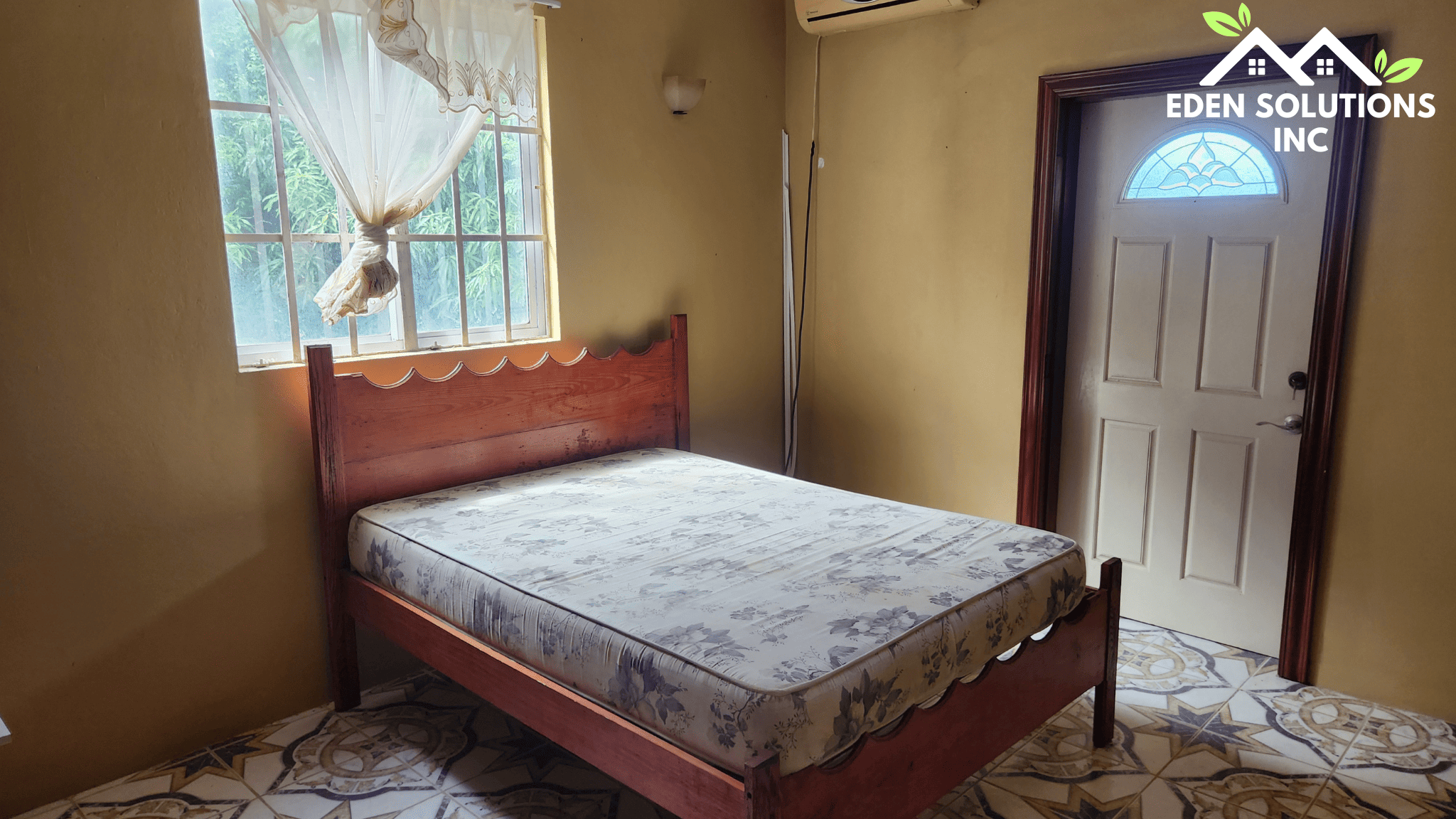 Launce Aux Epines Lookout