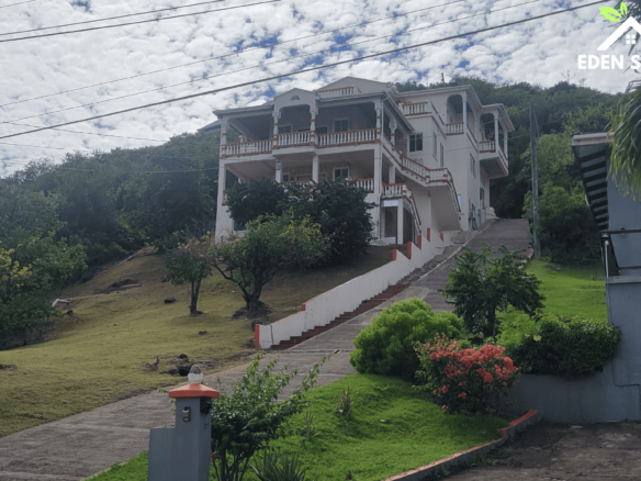 Launce Aux Epines Lookout