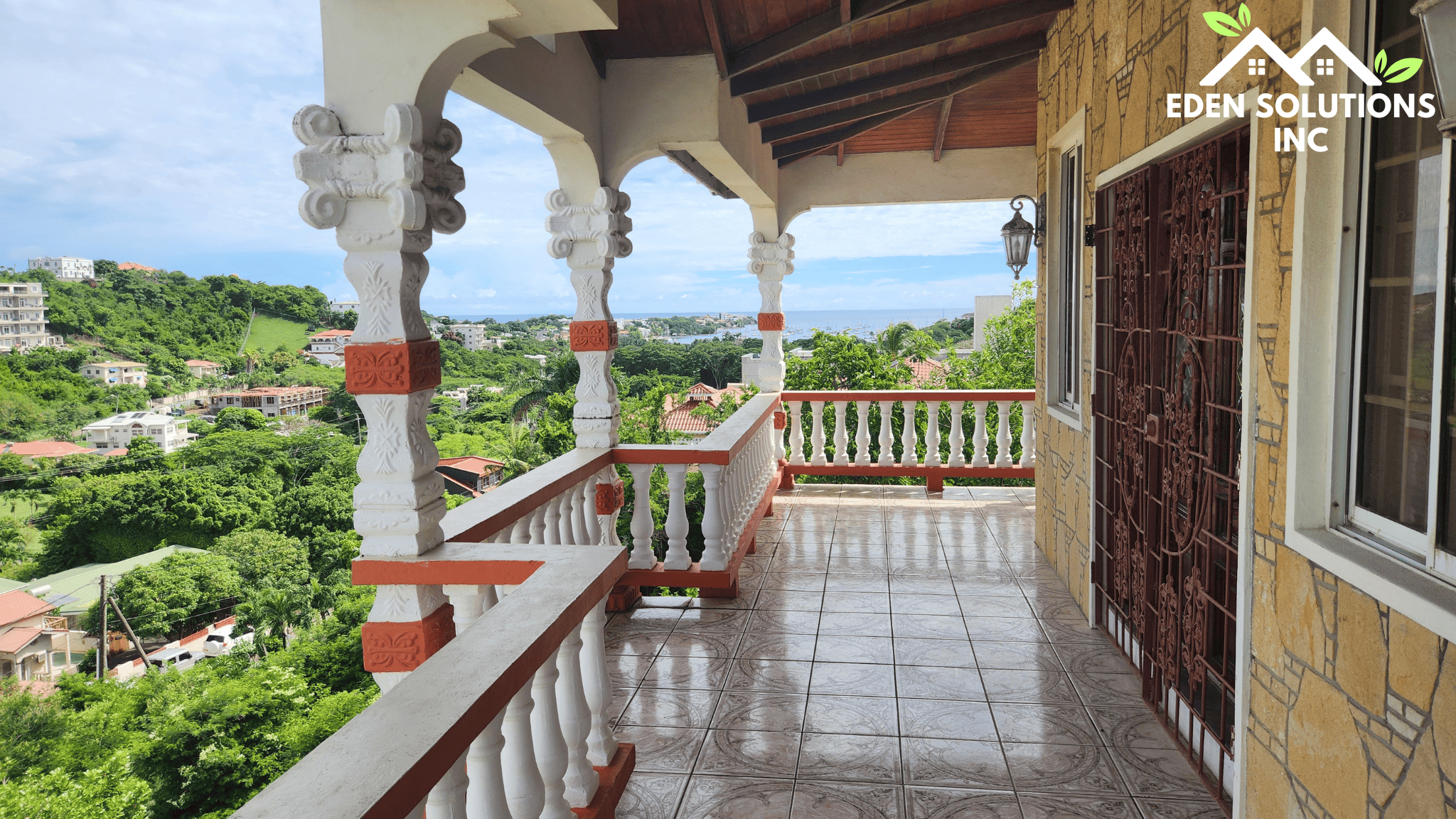 Launce Aux Epines Lookout
